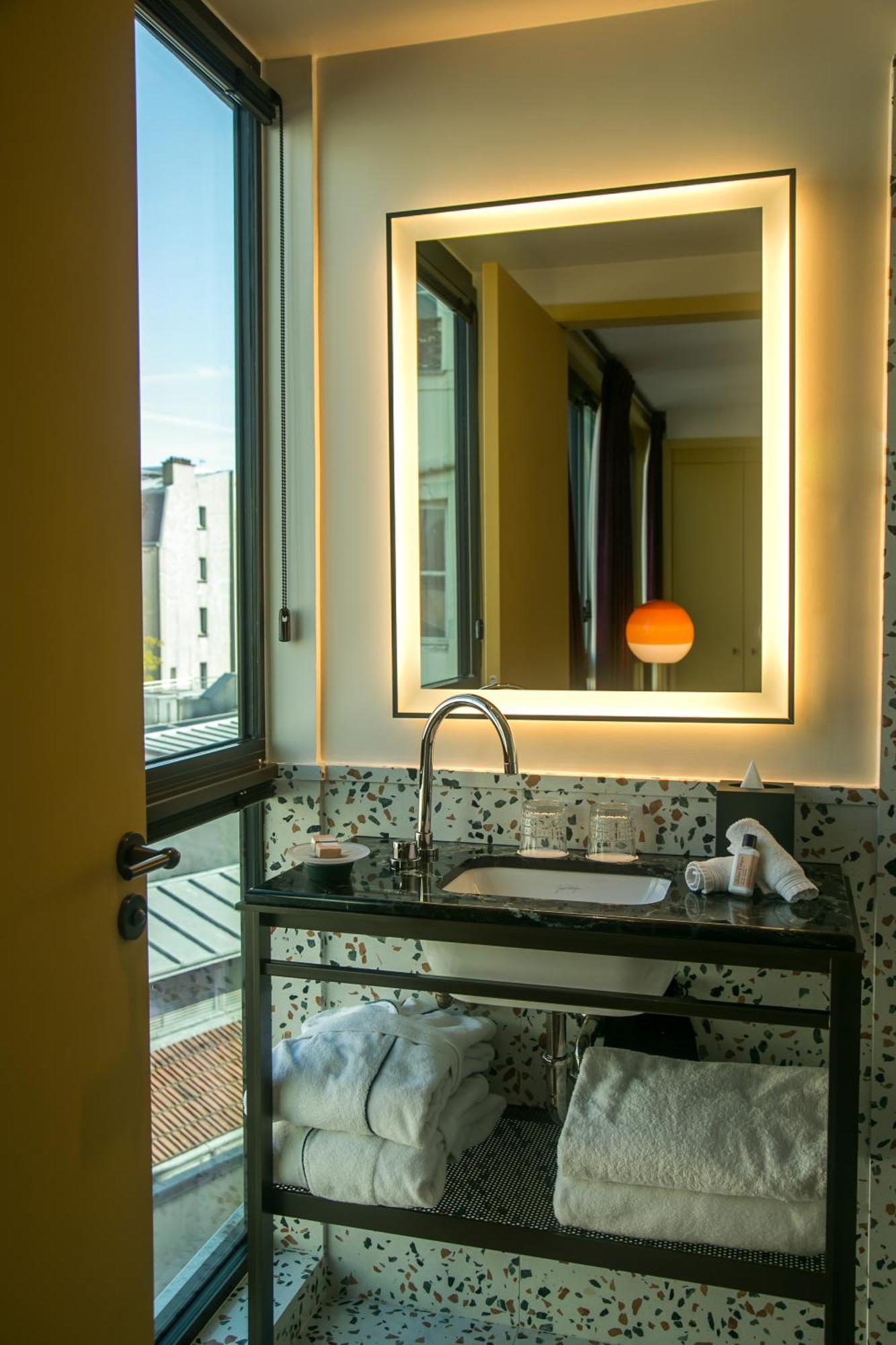 Hotel Le Ballu Parijs Buitenkant foto